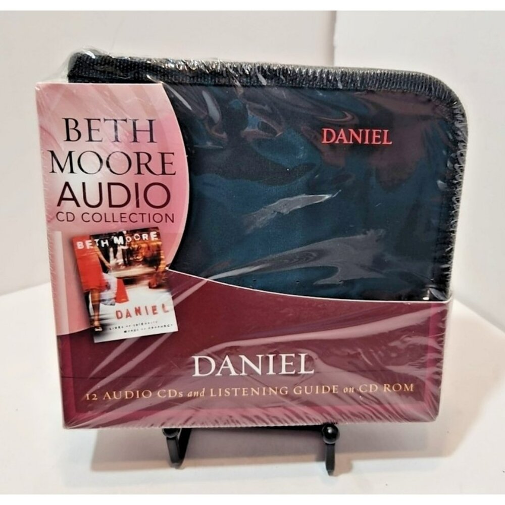 Beth Moore Daniel - Lives of Integrity Words of Prophecy 12 CD Set With Case